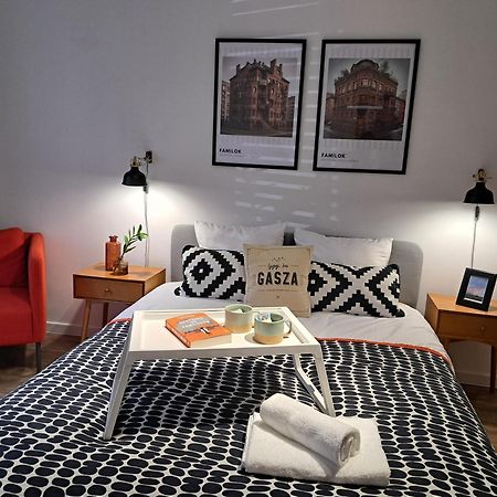 Gryfny Familok Apartment คาโตวีตเซ ภายนอก รูปภาพ