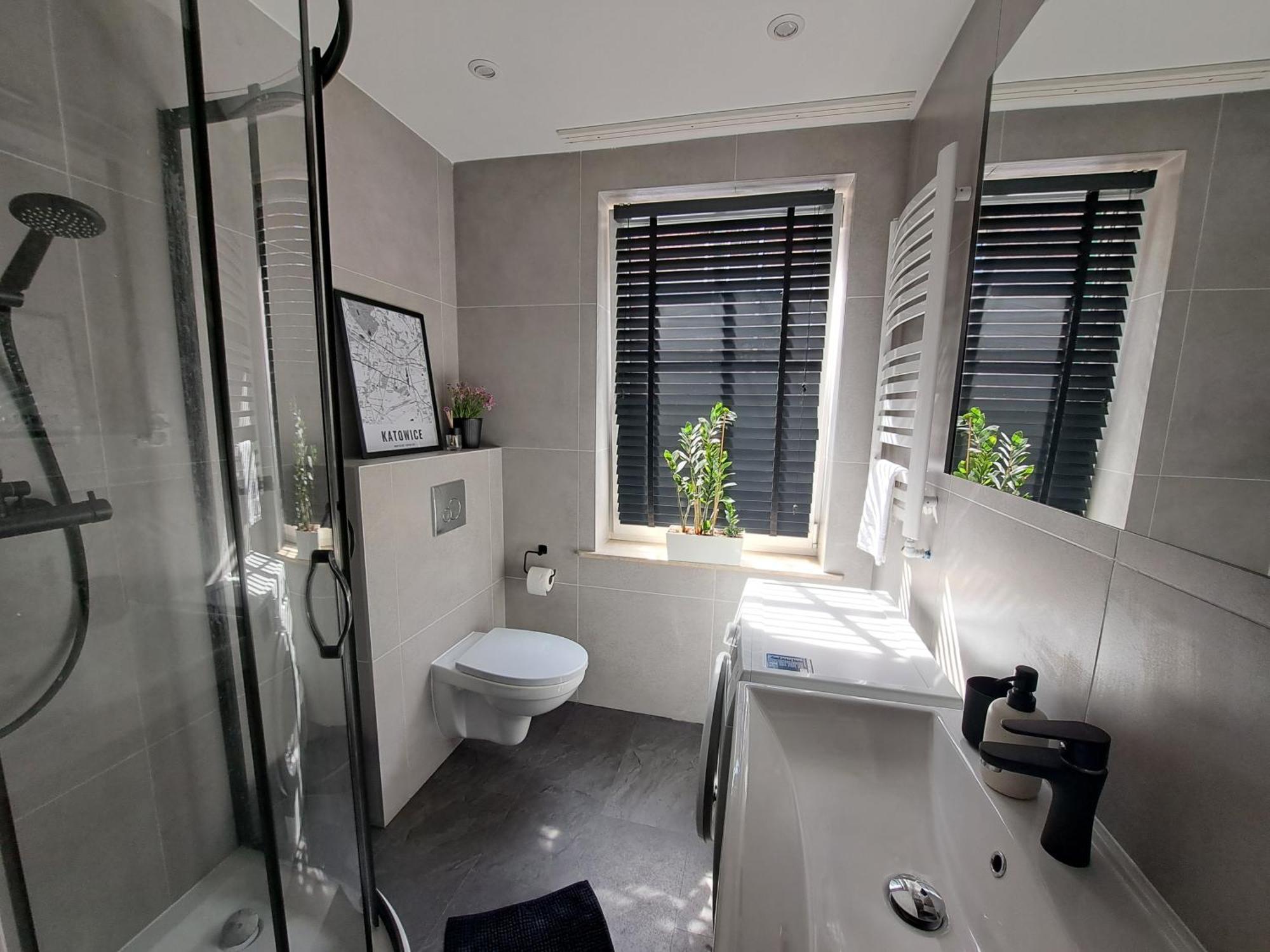 Gryfny Familok Apartment คาโตวีตเซ ภายนอก รูปภาพ