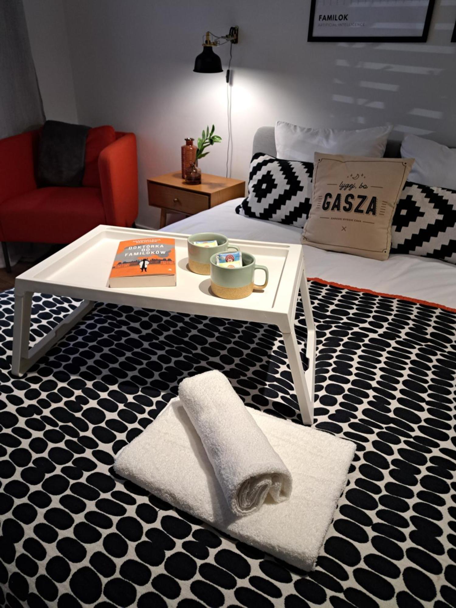 Gryfny Familok Apartment คาโตวีตเซ ภายนอก รูปภาพ