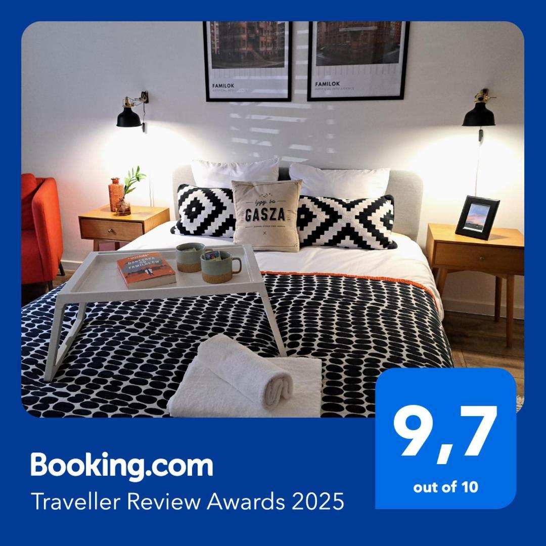 Gryfny Familok Apartment คาโตวีตเซ ภายนอก รูปภาพ